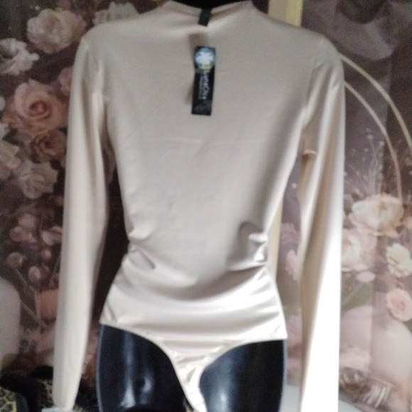 WOMANS BEIGE BODY SUIT NWT - Picture 2 of 5